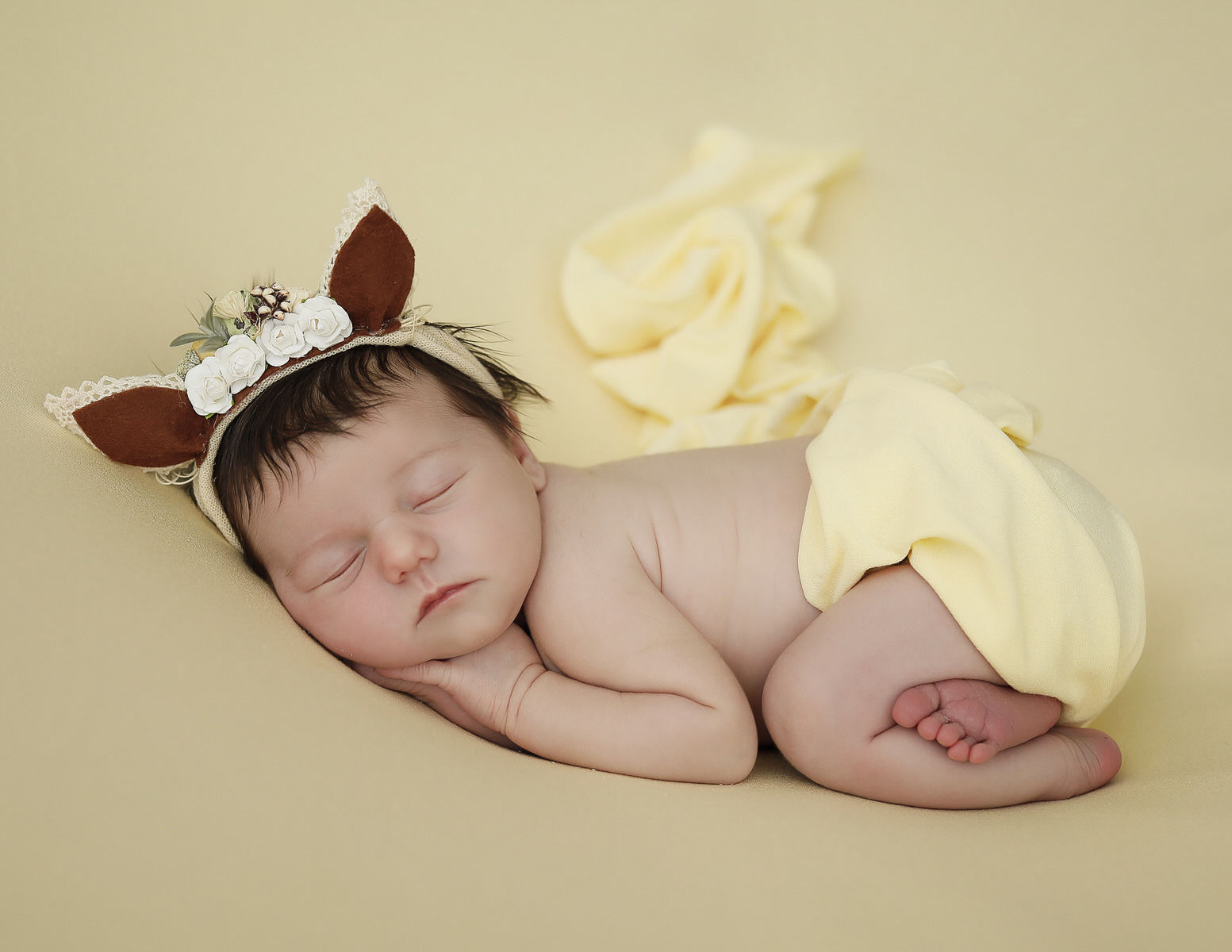 Fotógrafo newborn, bebés, recién nacidos
¿Qué es lo que hago en mi estudio fotográfico en Sant Adrià de Besòs?
El estilo que he querido ofrecer en mi estudio de fotografía en Barcelona, ha sido siempre enfocado a la fotografía social, siendo las sesiones de fotos de Bebés las más solicitadas por mis clientes de Badalona, para ellos es muy importante el equilibrio entre un buen trabajo profesional y un precio justo. En los reportajes fotográficos de recién nacidos, que hago en mi estudio de fotos situado muy cerca de Santa Coloma de Gramenet, cuido cada detalle, lo más importante es saber que llevar a la sesión de fotos de recién nacido, como hacer las fotos de la madre, el padre o los hermanitos, que sean divertidas y originales, que ropa o vestidos se van ha utilizar en las sesiones newborn, las poses que mejor se adapta a cada bebé, tipo de retrato, la toma, la luz o la personalidad del modelo, para así conseguir el mejor recuerdo de ese momento tan especial para vosotros y vuestra vida. Siempre hay que intentar adaptarse a lo que busca el cliente,por eso es importante que os paséis un día por mi estudio para definir el estilo y tipo de reportaje newborn que se va ha realizar.
Os recomiendo que estéis pendiente de seguir mis redes sociales como Instagram y facebook, ya que suelo publicar ofertas especiales y descuentos de temporada, también podés consultar mis tarifas y precios en mi web
Los complementos para después de la sesión de fotos newborn son muy importantes como el tipo de álbum de fotos, recordatorios, tipo de papel fotográfico, tamaño de las fotos, cajitas de maderas, la galería de imágenes para elegir las fotografías, etc.
Sara Martínez Fotografía, fotógrafa en Barcelona, Badalona, Sant Adria de Besos, Santa Coloma de Gramenet, Sabadell, Cerdanyola y en alrededores
#fotografobebes #fotografiaibebes #sesionfotosbebe #fotografonewborn #fotografianewborn #sesionfotosnewborn #fotografiareciennacido #fotograforeciennacido #sesionfotosreciennacido #fotografobarcelona #fotografobadalona #fotografabarcelona #fotografabadalona
Tipos de sesiones fotográficas:
Foto de bebe recién nacido | Foto de recién nacido | Foto de recién nacido y familia | Fotógrafa de bebés | Fotógrafa de recién nacidos, embarazo, bebés y familias en Barcelona | fotografia bebes badalona | Fotografía de Bebés en Barcelona y Badalona | Fotografía Newborn | Fotografías de Recién nacidos | fotografo bebes badalona | Fotógrafo bebes Barcelona | Fotógrafos de Maternidad de Barcelona y Badalona | fotógrafos de recién nacidos | Reportaje de bebés | Reportaje Newborn en Barcelona | Reportaje Recién nacido | Reportaje Recién nacido con padres| Barcelona | Reportaje Recién nacido en Barcelona | Reportajes de Bebés | Reportajes fotográficos de bebé en Barcelona y Badalona | Sesión de fotos bebés barcelona | Sesión de fotos de bebes en Barcelona | Sesión de fotos de recién nacidos | sesión de fotos Newborn | Sesión de fotos recién nacido en casa | Sesiones de fotos newborn | Las sesiones se realizan en Barcelona ciudad y Badalona