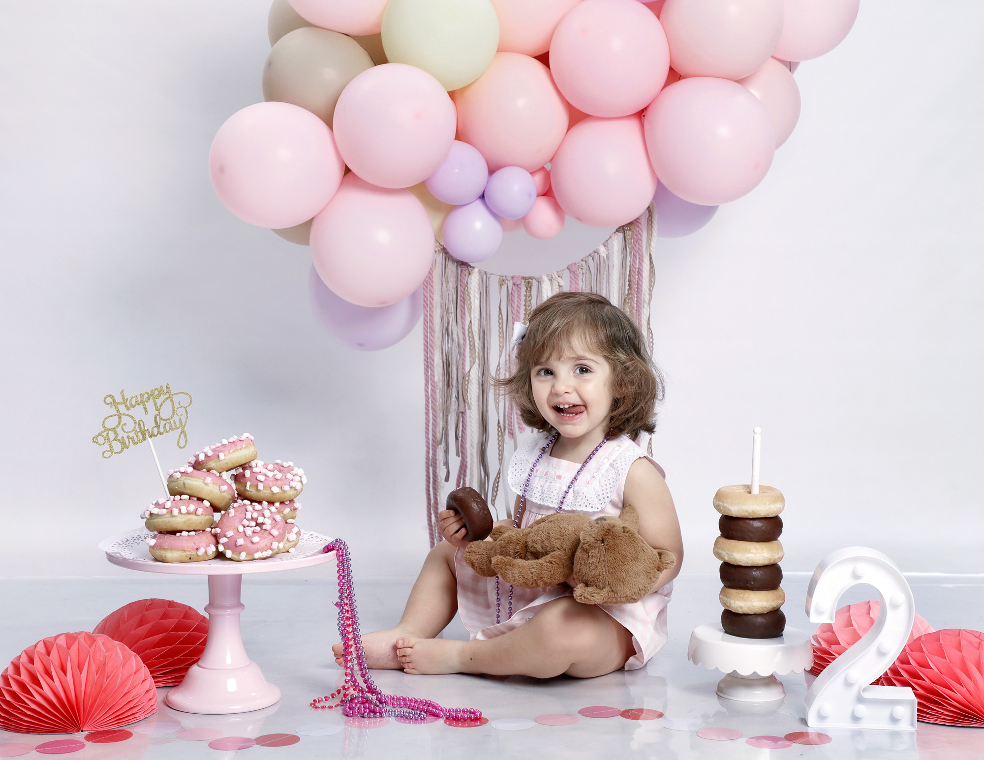 SARA MARTÍNEZ FOTOGRAFÍA - sesion-fotos-cumpleanos-globos-donuts-barcelona.jpg